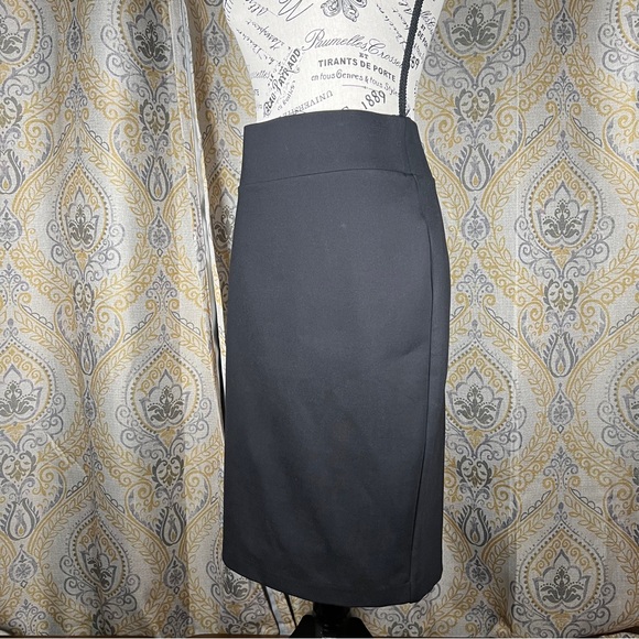 NWT INC Curvy 'Core Fashion' Mid-rise Black Pencil Skirt - Size XS - Picture 2 of 9